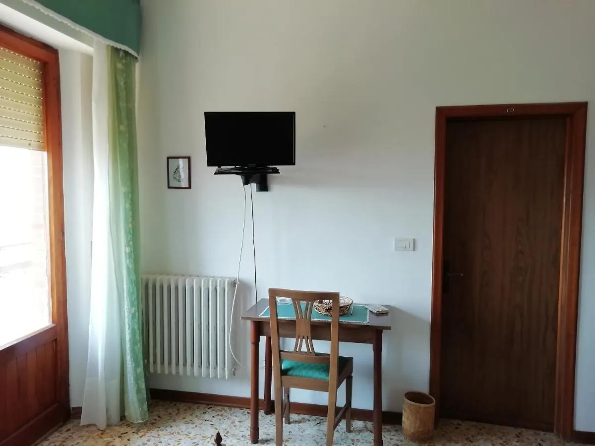 Albergo La Torre Radicofani 2*,  Italy