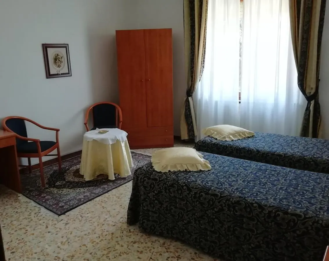 Albergo La Torre Radicofani 2*,  Italy